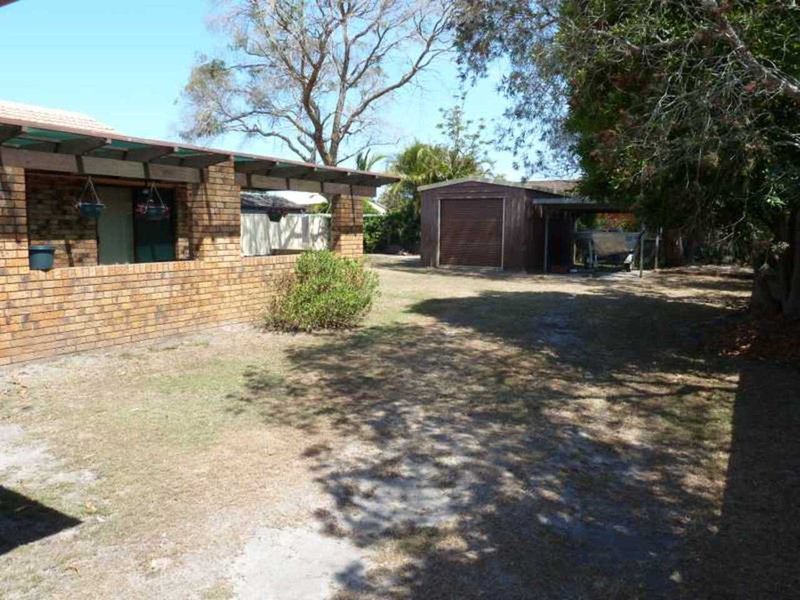 Photo - 32 Kennewell Parade, Tuncurry NSW 2428 - Image 11