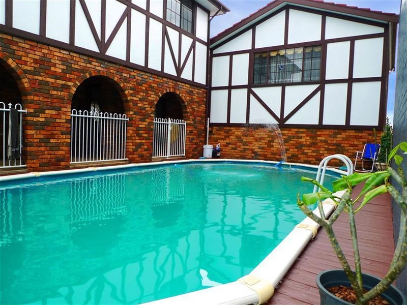 Photo - 32 Kibo Road, Regents Park NSW 2143 - Image 5
