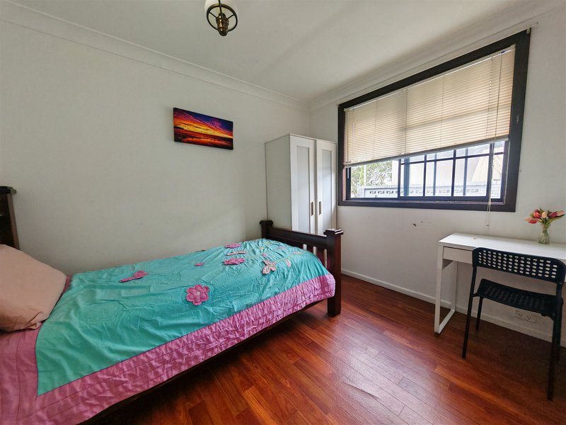 Photo - 32 Kibo Road, Regents Park NSW 2143 - Image 6