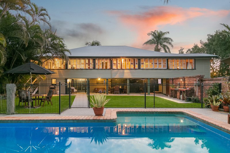 Photo - 32 Kilburn Street, Chermside QLD 4032 - Image 1