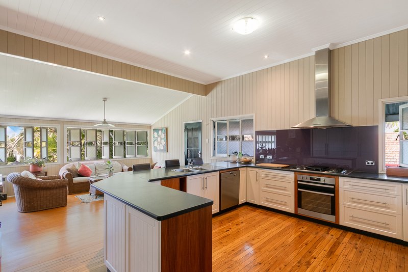 Photo - 32 Kilburn Street, Chermside QLD 4032 - Image 11