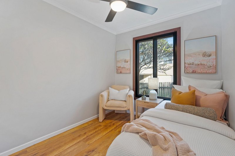 Photo - 32 Kingaroy Street, Stafford Heights QLD 4053 - Image 15