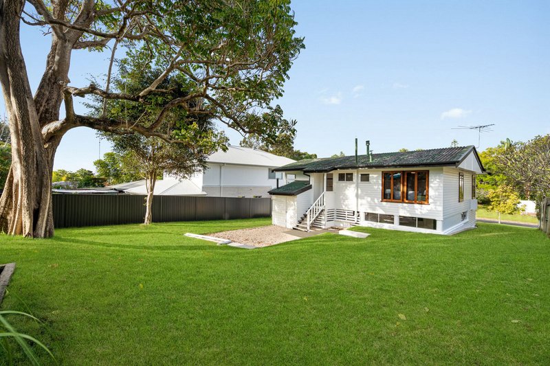Photo - 32 Kingaroy Street, Stafford Heights QLD 4053 - Image 18