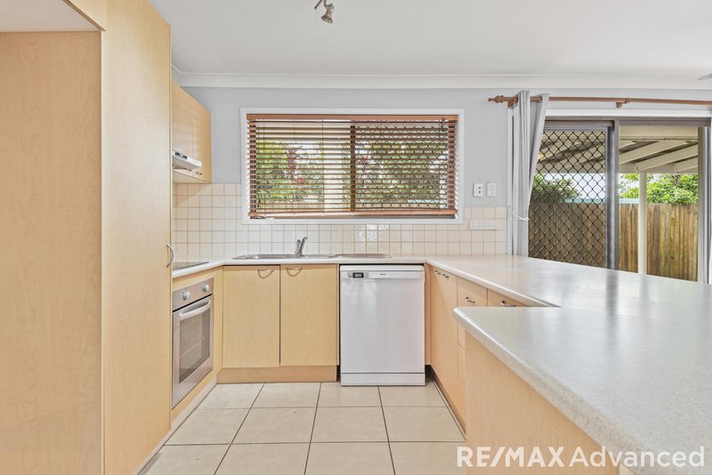 Photo - 32 Kingfisher Drive, Bongaree QLD 4507 - Image 3