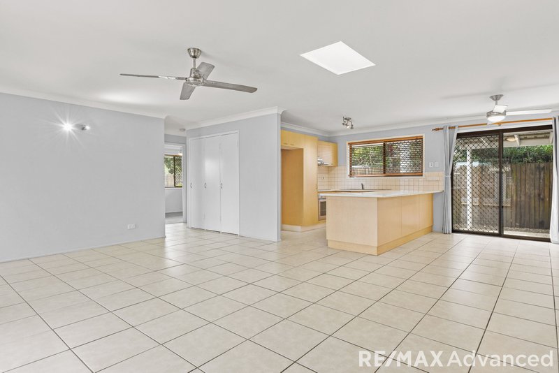 Photo - 32 Kingfisher Drive, Bongaree QLD 4507 - Image 6