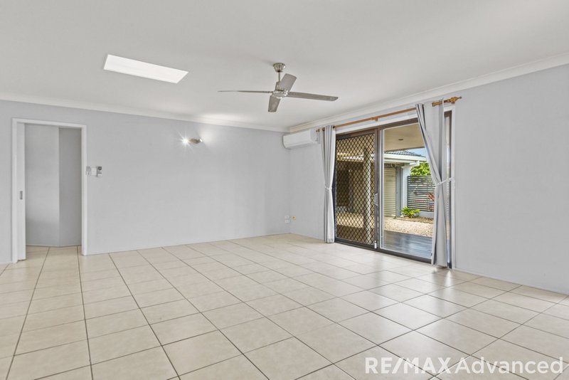 Photo - 32 Kingfisher Drive, Bongaree QLD 4507 - Image 7