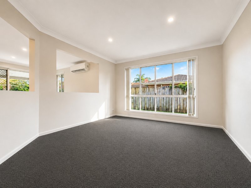 Photo - 32 Kingma Crescent, Caboolture QLD 4510 - Image 4