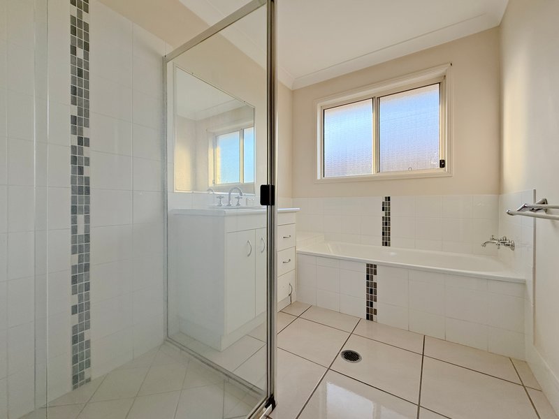 Photo - 32 Kingma Crescent, Caboolture QLD 4510 - Image 9