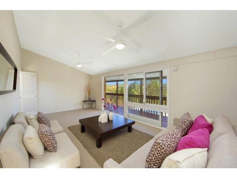 Photo - 32 Kirkstone Road, Wheeler Heights NSW 2097 - Image 7