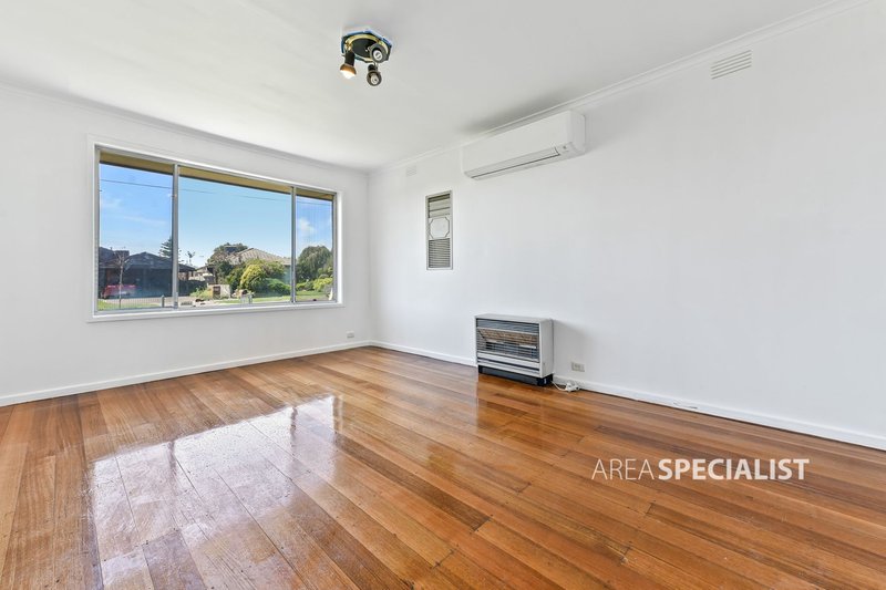 Photo - 32 Kuringgai Crescent, Noble Park VIC 3174 - Image 2