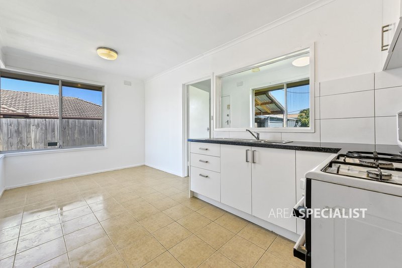 Photo - 32 Kuringgai Crescent, Noble Park VIC 3174 - Image 6