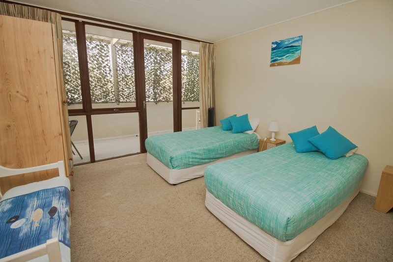 Photo - 32 Kurrawong Ave , Hawks Nest NSW 2324 - Image 6