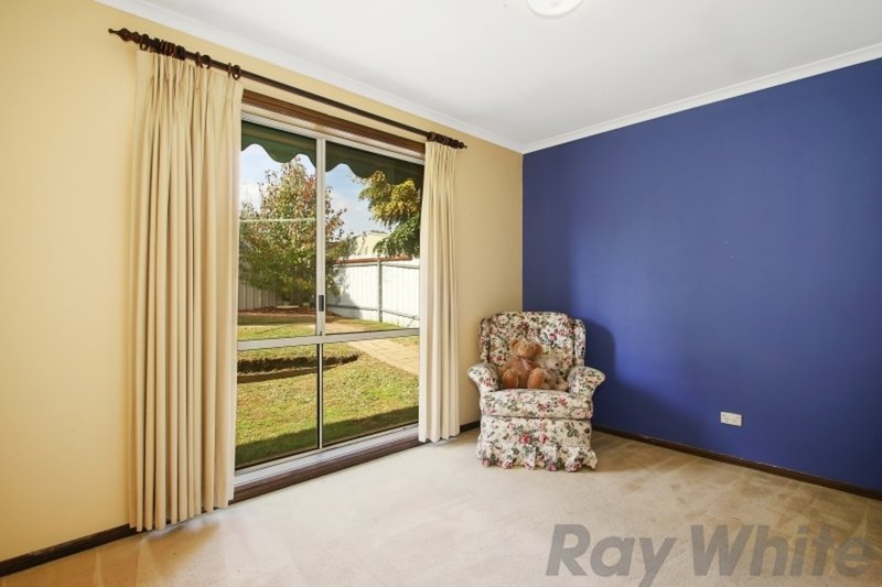 Photo - 32 La Fontaine Avenue, Lavington NSW 2641 - Image 11