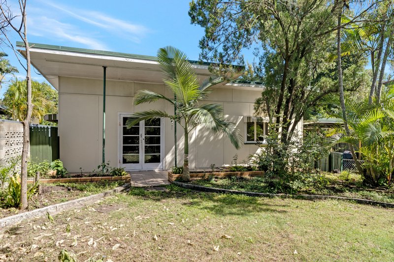 32 Lake Road, Slacks Creek QLD 4127