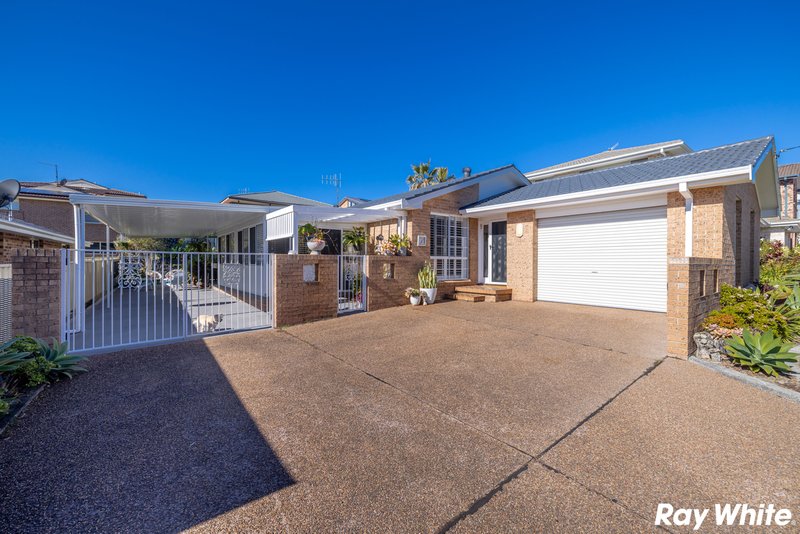 Photo - 32 Lakeview Crescent, Forster NSW 2428 - Image 2