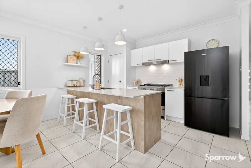 Photo - 32 Lapwing Drive, Bahrs Scrub QLD 4207 - Image 4