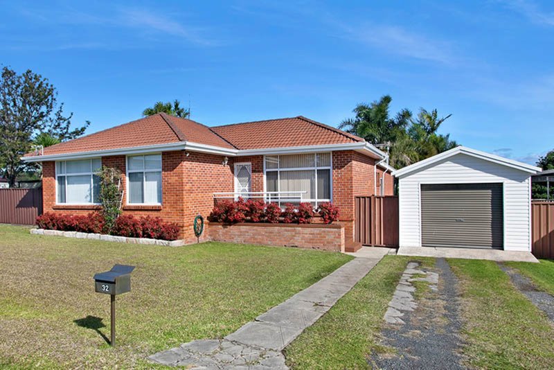 32 Leawarra Avenue, Warilla NSW 2528