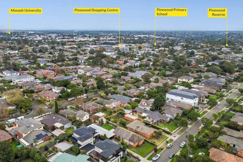 Photo - 32 Leicester Avenue, Glen Waverley VIC 3150 - Image 10