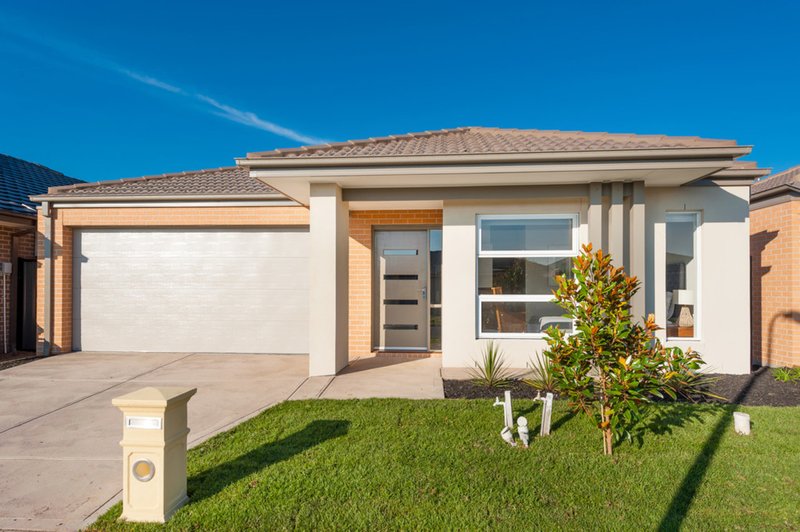 32 Lemon Myrtle Way, Craigieburn VIC 3064