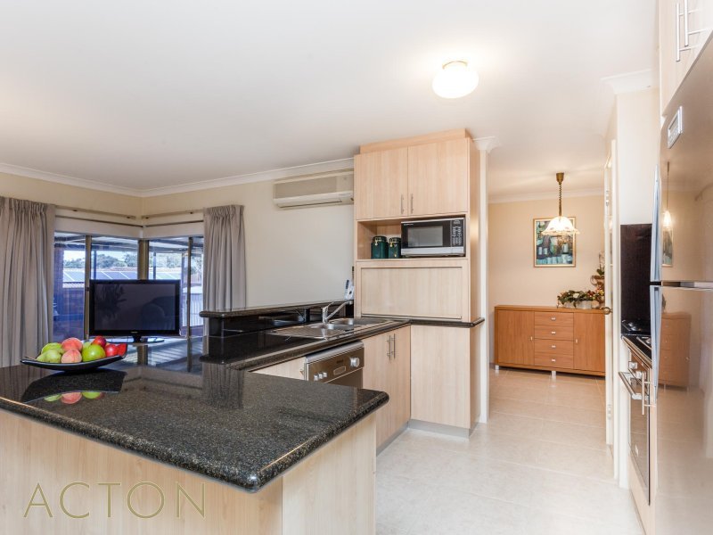 32 Leonard Way, Spearwood WA 6163