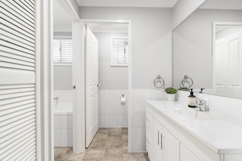 Photo - 32 Lily Street, Wetherill Park NSW 2164 - Image 11