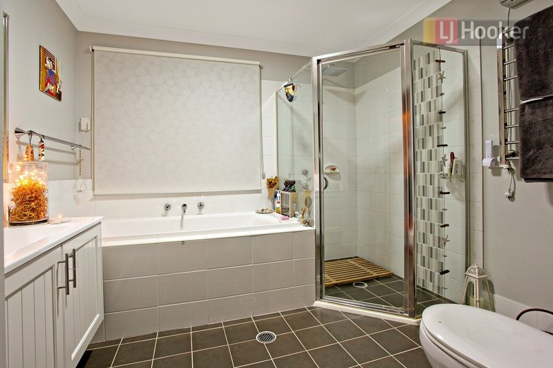 Photo - 32 Lilydale Drive, Woodcroft NSW 2767 - Image 6