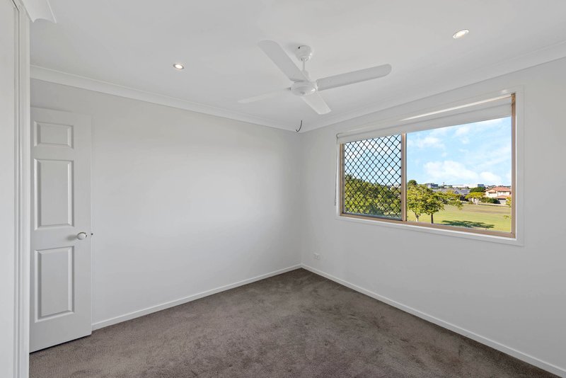 Photo - 32 Lister Street, North Lakes QLD 4509 - Image 9