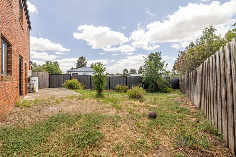 Photo - 3/2 Lobelia Court, Darley VIC 3340 - Image 11