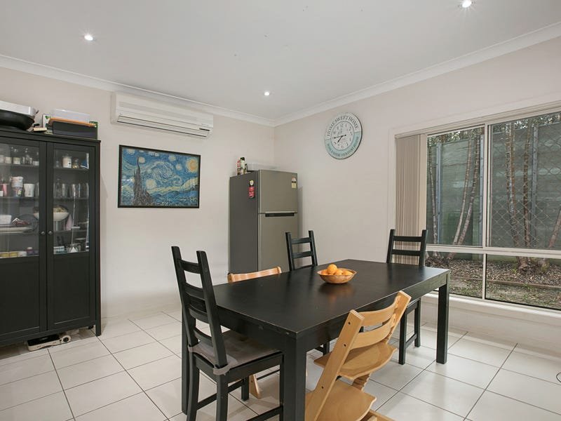 Photo - 32 Lockwood Place, Molendinar QLD 4214 - Image 6