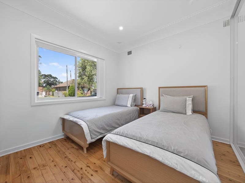 Photo - 32 Lumeah Avenue, Punchbowl NSW 2196 - Image 5