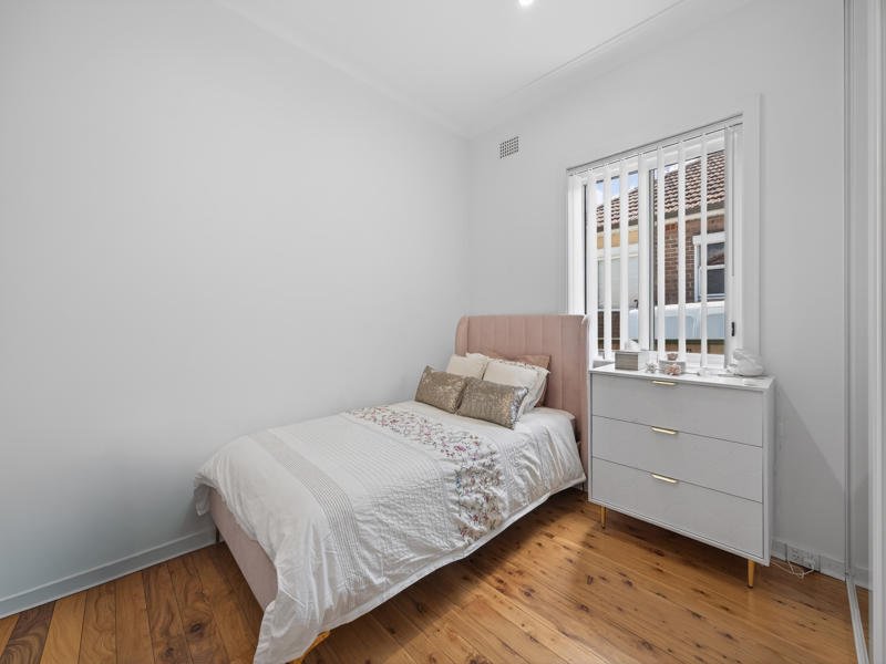 Photo - 32 Lumeah Avenue, Punchbowl NSW 2196 - Image 8