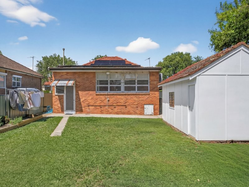 Photo - 32 Lumeah Avenue, Punchbowl NSW 2196 - Image 15