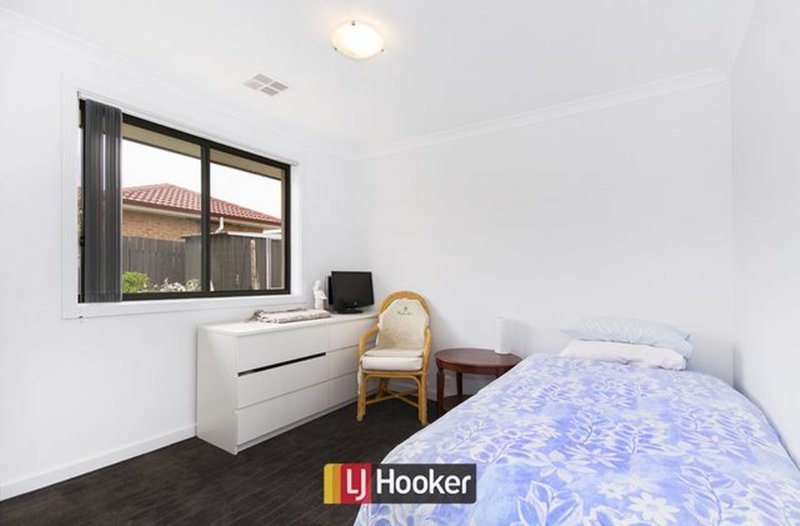 Photo - 32 Macfarlane Burnett Avenue, Macgregor ACT 2615 - Image 14