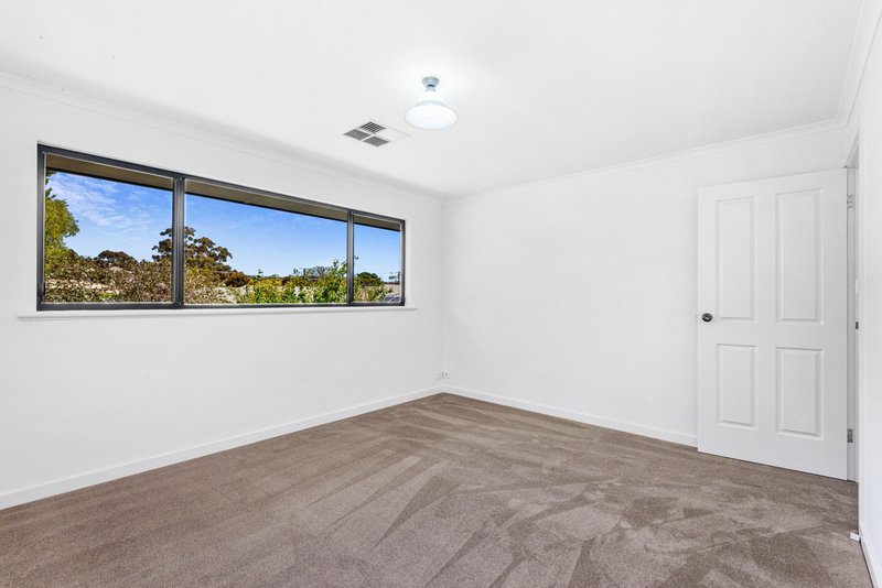 Photo - 32 Macklin Street, Sturt SA 5047 - Image 15