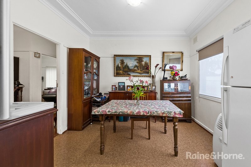 Photo - 32 Macquarie Road, Ingleburn NSW 2565 - Image 3