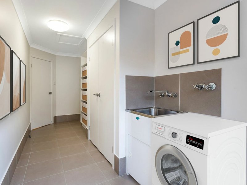 Photo - 32 Mahogany Rise, Brookwater QLD 4300 - Image 15