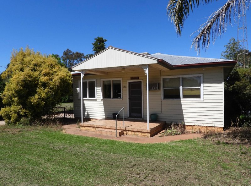 32 Mallee Street, Barellan NSW 2665