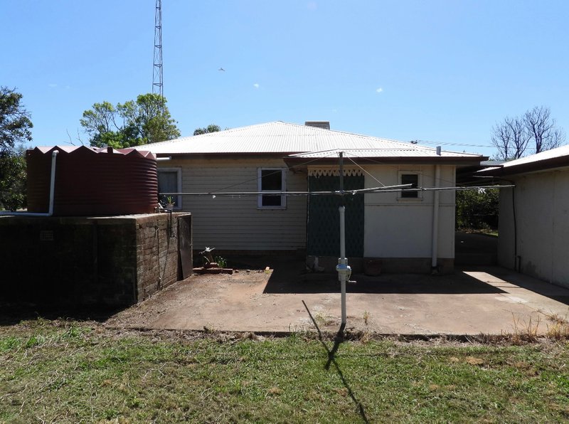 Photo - 32 Mallee Street, Barellan NSW 2665 - Image 4