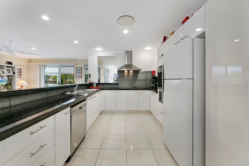 Photo - 32 Manly Drive, Robina QLD 4226 - Image 13