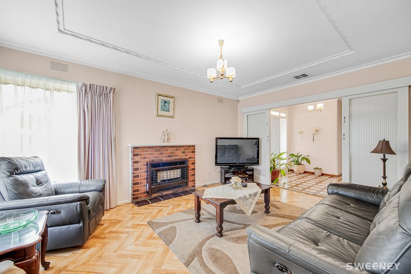 Photo - 32 Marigold Avenue, Altona North VIC 3025 - Image 2