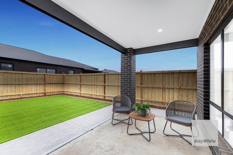 Photo - 32 Marigold Drive, Fraser Rise VIC 3336 - Image 16