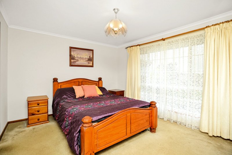 Photo - 32 Marlborough Avenue, Victor Harbor SA 5211 - Image 8