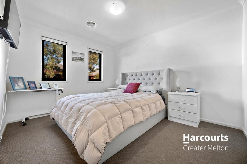 Photo - 32 Marong Avenue, Eynesbury VIC 3338 - Image 8