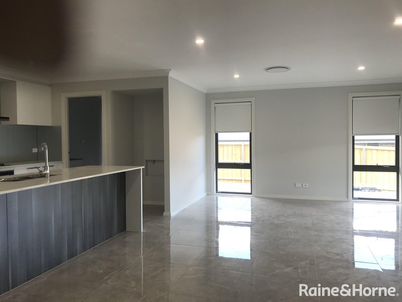 Photo - 32 Maxted Street, Renwick NSW 2575 - Image 2
