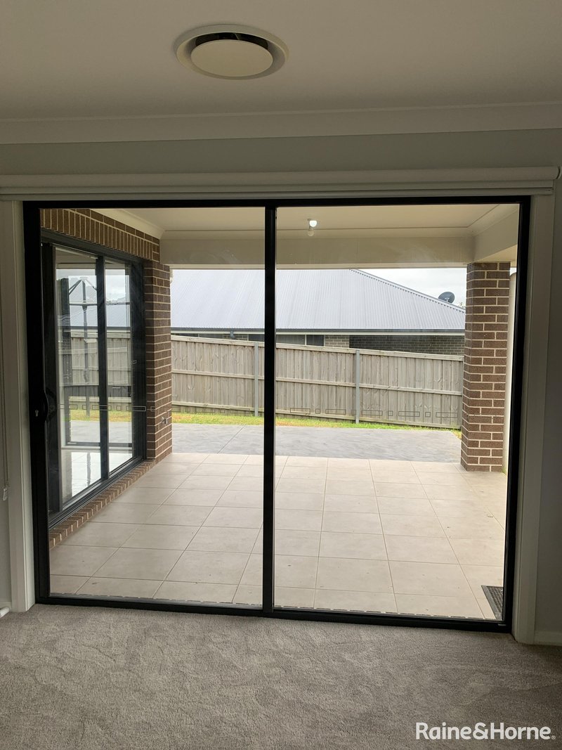 Photo - 32 Maxted Street, Renwick NSW 2575 - Image 6