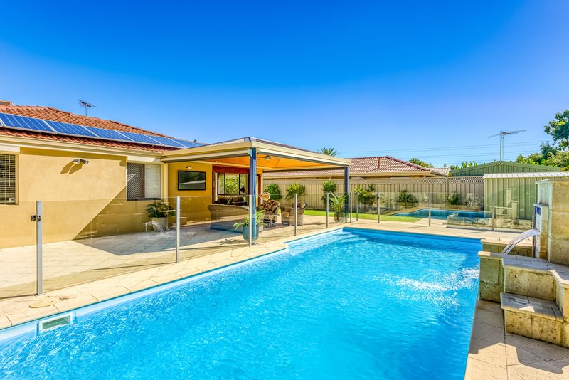 Photo - 32 Merrifield Circle, Leeming WA 6149 - Image 6