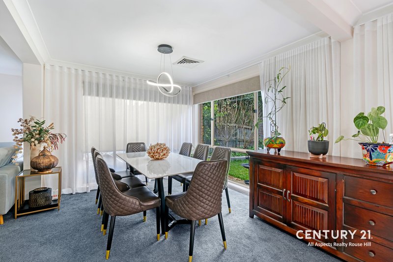 Photo - 32 Millcroft Way, Beaumont Hills NSW 2155 - Image 4