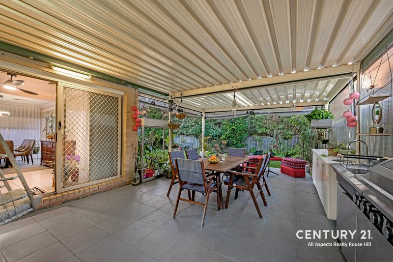 Photo - 32 Millcroft Way, Beaumont Hills NSW 2155 - Image 11