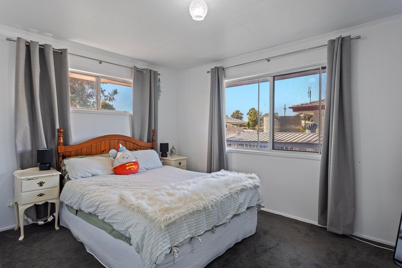 Photo - 32 Milligan Street, Oakey QLD 4401 - Image 4