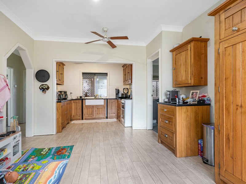 Photo - 32 Mills Crescent, Cessnock NSW 2325 - Image 3